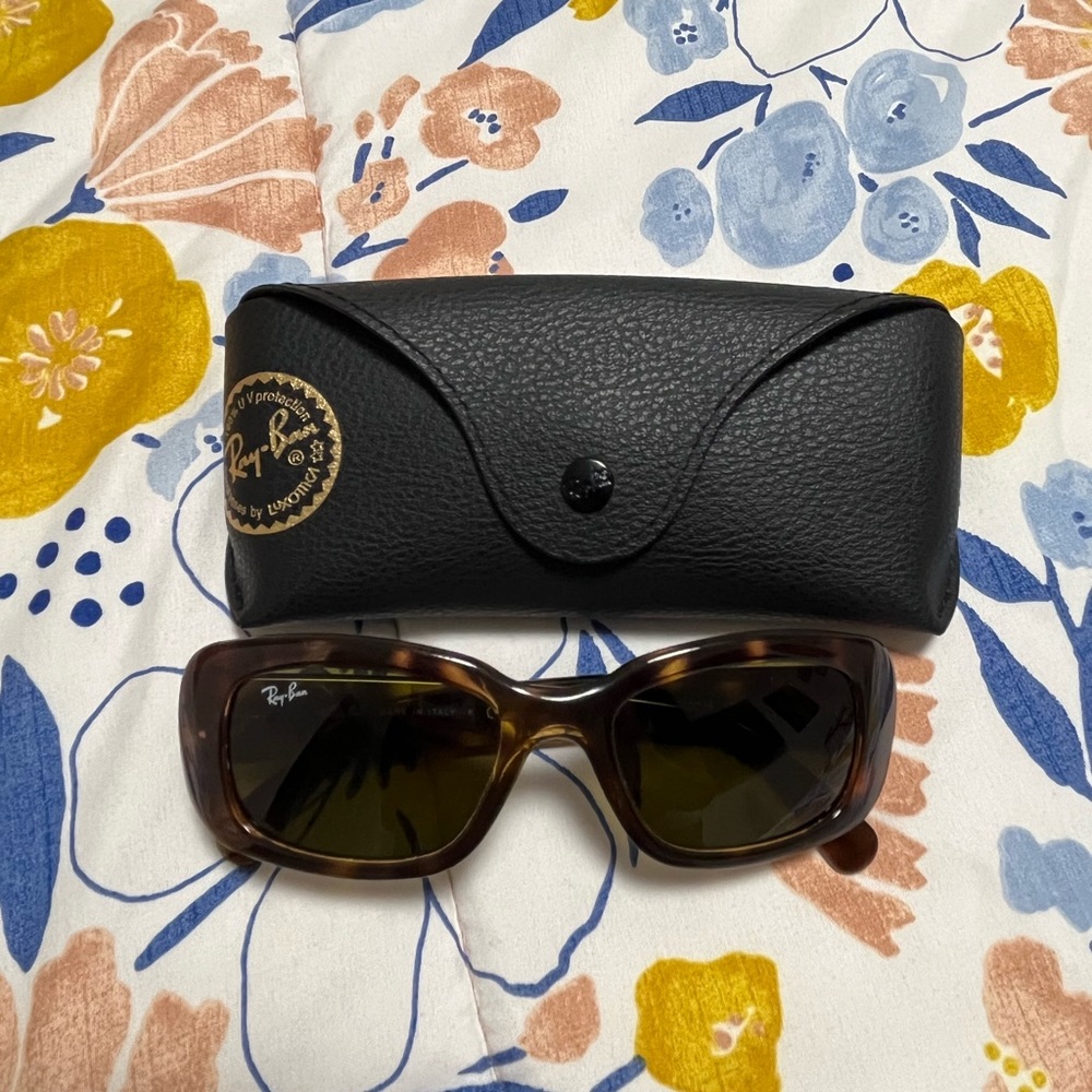 Ray-Ban RB4122 Rectangular Sunglasses